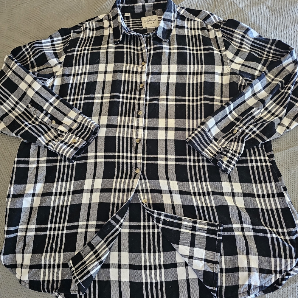 Womens Plus Size Black and White Checkered Cotton Flannel Shirt With Pockets